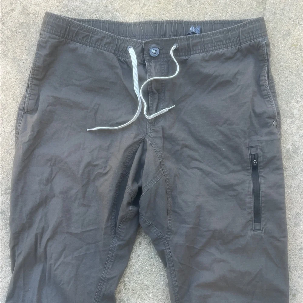 Vuori Men's Brown Green Ripstop Men Pants Size XL